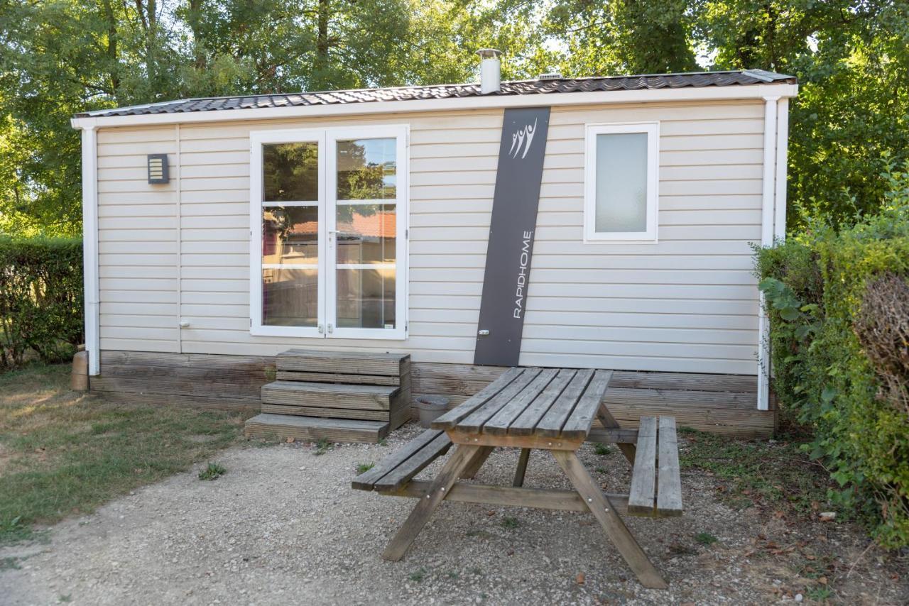 Camping Du Sevron Saint-Etienne-du-Bois  Exterior photo