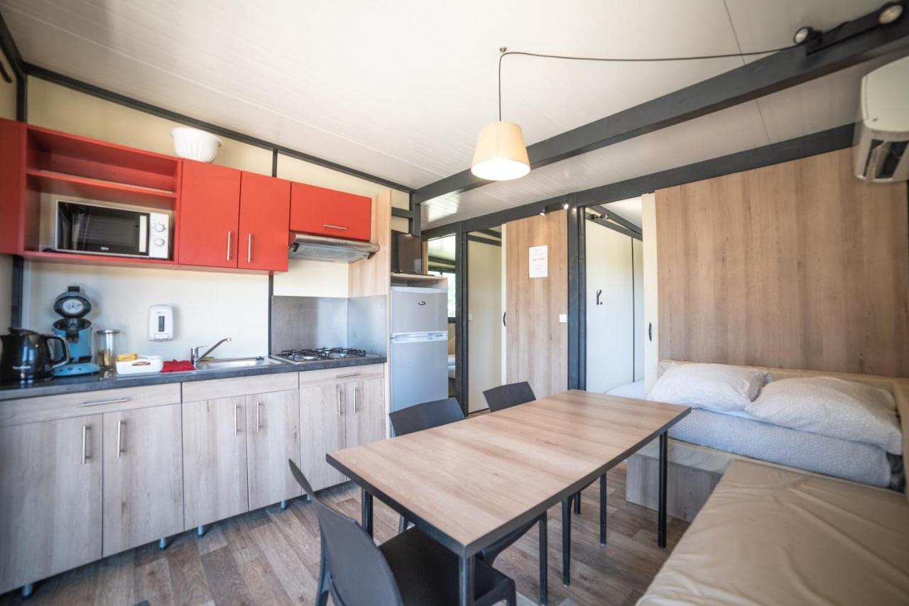Camping Du Sevron Saint-Etienne-du-Bois  Exterior photo