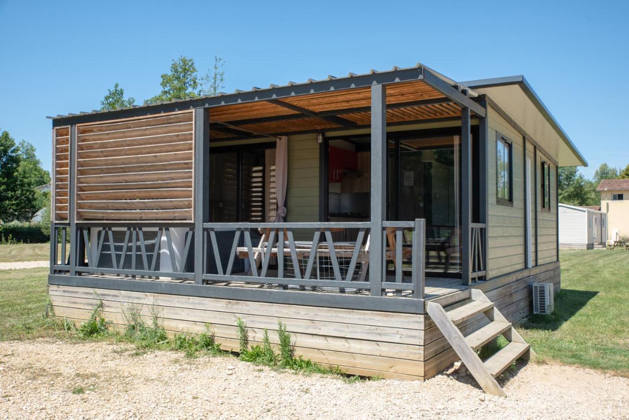 Camping Du Sevron Saint-Etienne-du-Bois  Exterior photo