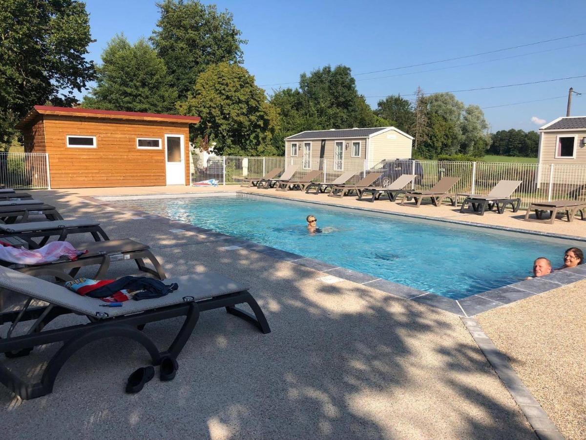 Camping Du Sevron Saint-Etienne-du-Bois  Exterior photo