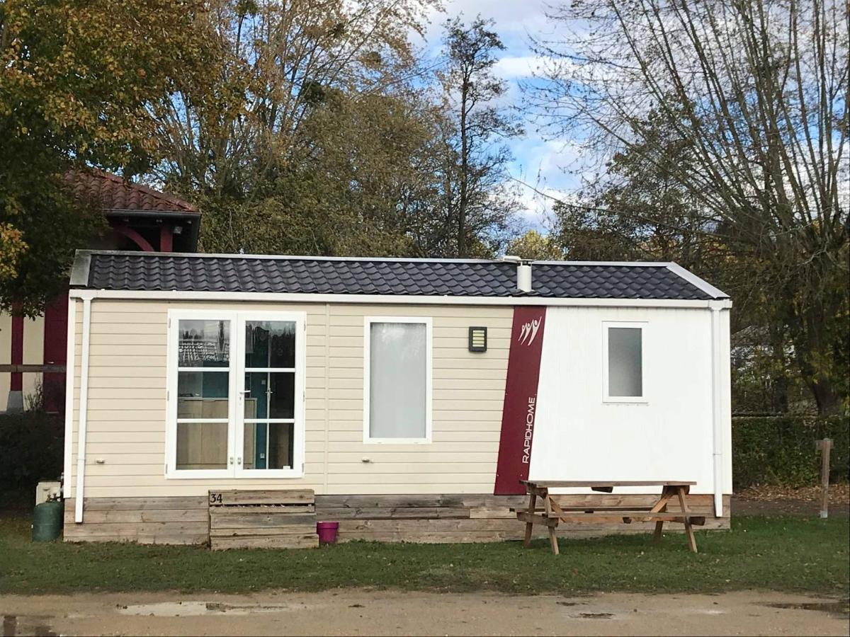 Camping Du Sevron Saint-Etienne-du-Bois  Exterior photo